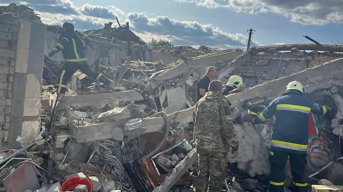 Russian strikes on Kharkiv kill rescuers